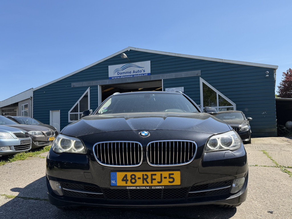 53016395-8.jpg
