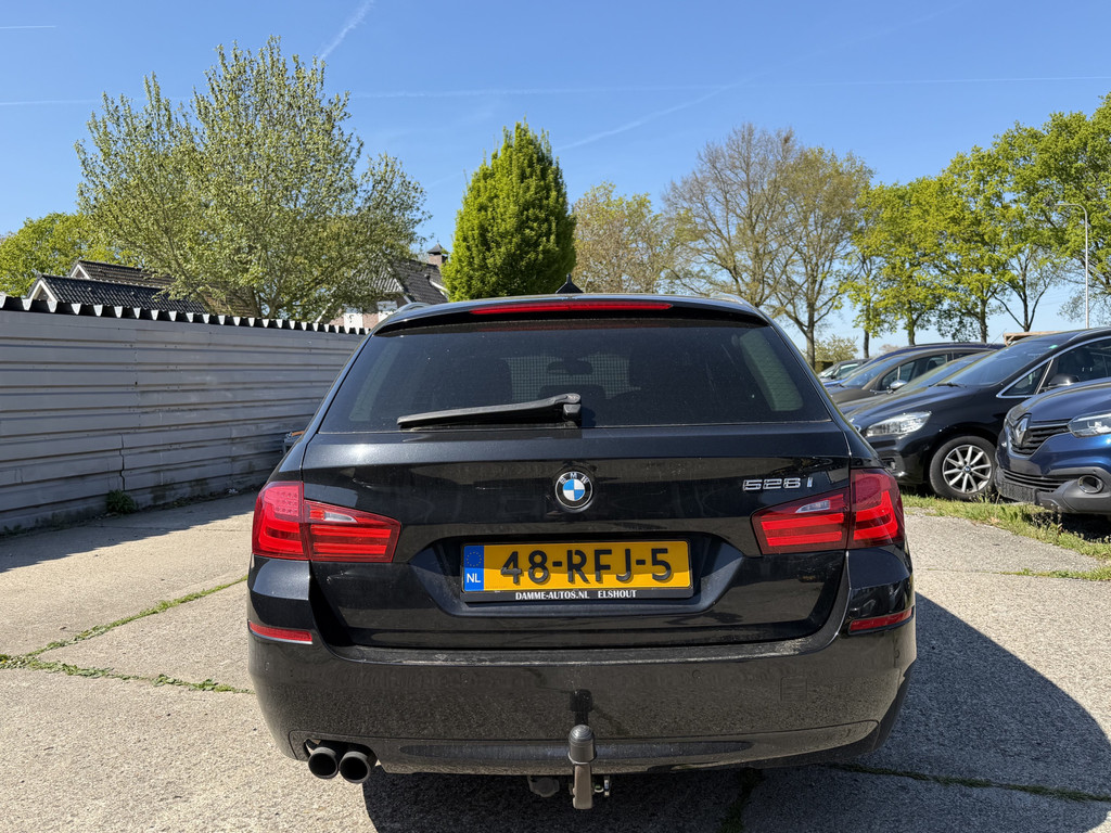 53016395-9.jpg
